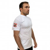 Белая футболка с термотрансфером Отважные на рукаве