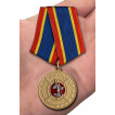 Медаль МВД За добросовестную службу в нарядном футляре из флока.