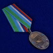 Медаль ВДВ России Никто, кроме нас в нарядном футляре из флока с прозрачной крышкой