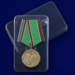 Медаль За Чеченскую кампанию на подставке
