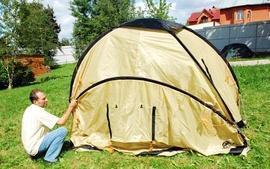 Затем края тента Четырехместная кемпинговая палатка с двумя спальнями и тамбуром посередине. Alexika Indiana 4