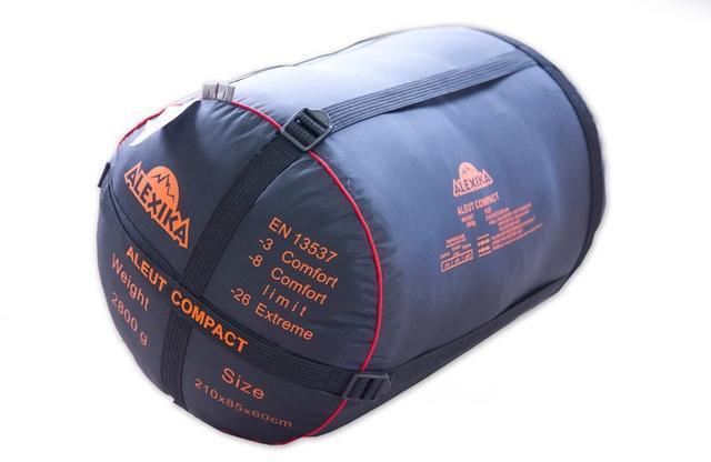 Прочный компрессионный мешок позволяет уменьшить транспортный объем на 30-40%. Туристический спальный мешок для низких температур Alexika Aleut