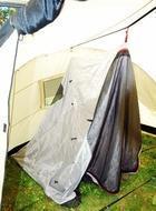 Подвесить внутренние палатки. Четырехместная кемпинговая палатка с двумя спальнями и тамбуром посередине. Alexika Indiana 4