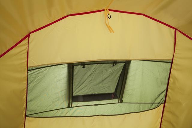 Вентиляционное окно в спальне, кольцо для фонаря. Палатка с двумя спальнями (3+3) и большим тамбуром посередине KSL Macon 6