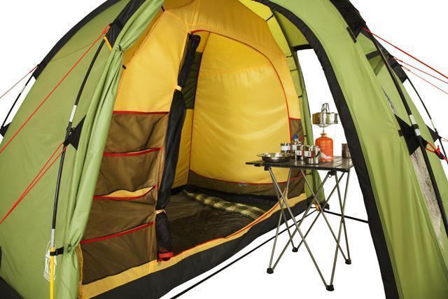 Внутреннее пространство. Общий вид. Четырехместная кемпинговая палатка купольного типа KSL Rover 4