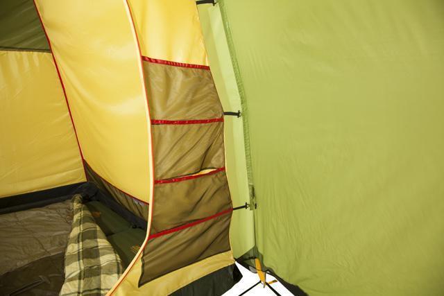 Спальня. Кармашки для мелочей. Оттяжки подвески. Четырехместная кемпинговая палатка купольного типа KSL Rover 4