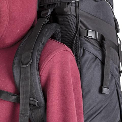 Широкие лямки анатомической формы - Универсальный трекинговый туристический рюкзак среднего объема Tamas 70 black