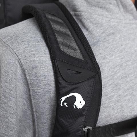 Мягкие лямки анатомической формы - Легкий спортивный рюкзак с фронтальной загрузкой Skill 30 red