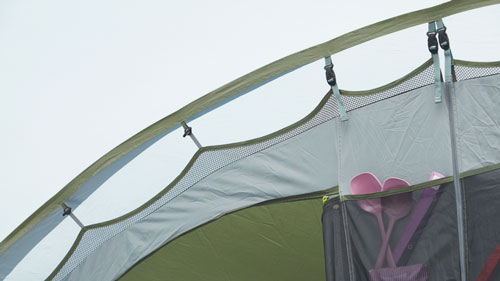 Внутренний тент кемпинговой палатки легко снимается