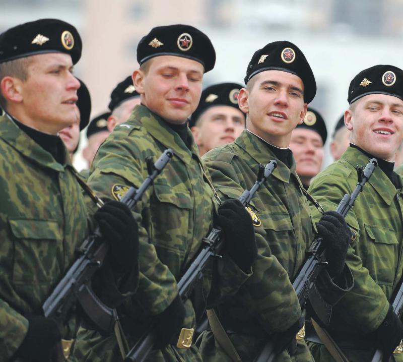 Примет ношения кокарды Морской Пехоты Российской Федерации