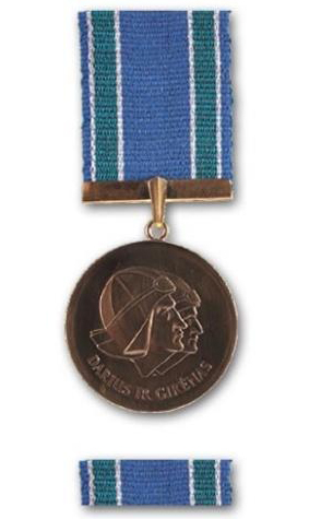 Медаль Дарюс и Гиренас