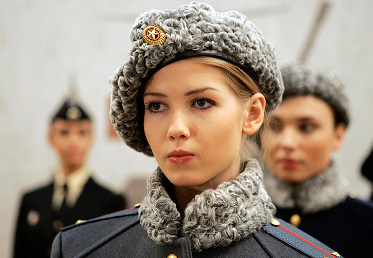 Повседневная зимняя форма для женщин-военнослужащих ВС России