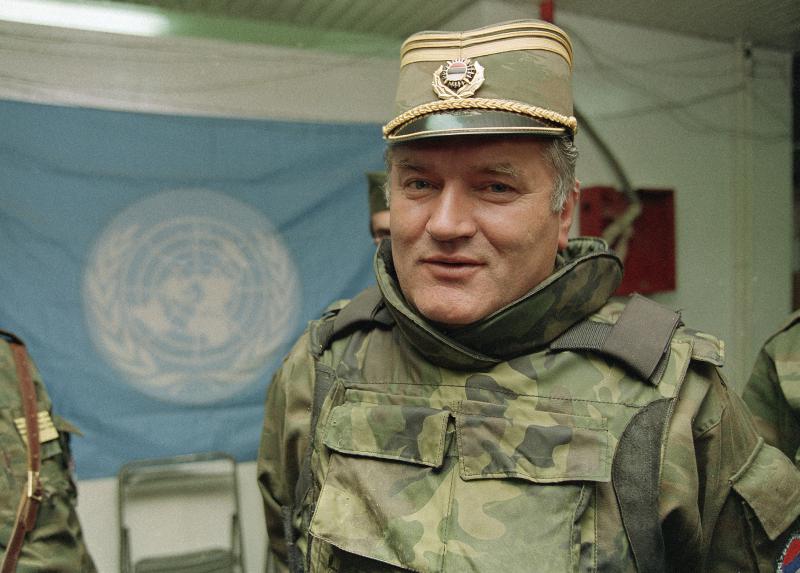 Ratko Mladic в бронежилете 