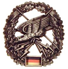 BW металлическая кокарда на красный берет « Подразделения дальней разведки » Бундесвер. Германия