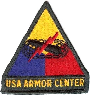Нарукавный знак Учебного центра бронетанковых войск СВ США
