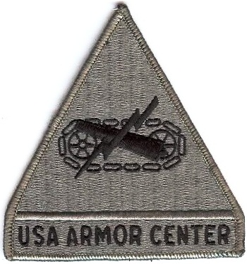 Нарукавный знак Учебного центра бронетанковых войск СВ США