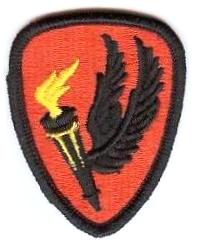 Нарукавный знак учебного центра и школы армейской авиации СВ США