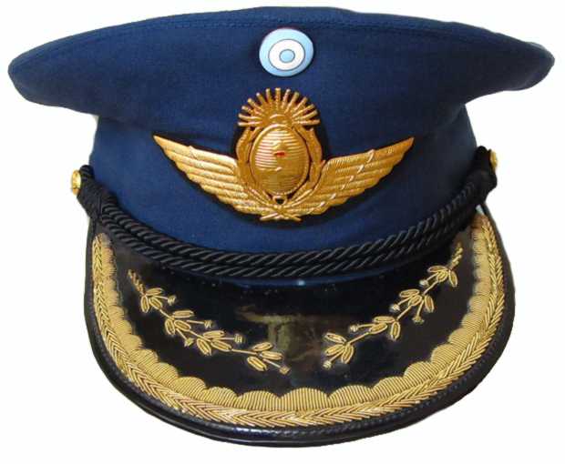 Кокарда знак на околыш фуражки офицерского состава Бригады Воздушных сил Аргентины