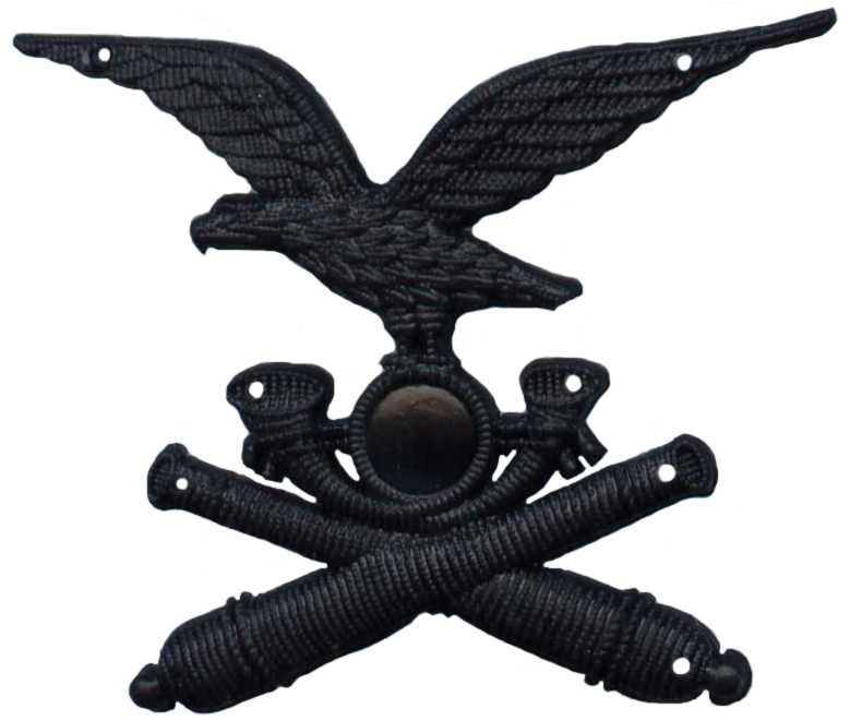 Эмблема на кепи рядового состава артиллерийских частей Альпийских стрелков Сухопутных войск Италии