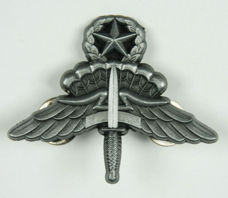 Military Master FreeFall Parachutist ( jumpmaster) badge