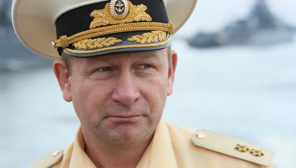 Кокарда в обрамлении венка из канители Адмиралов ВМФ России