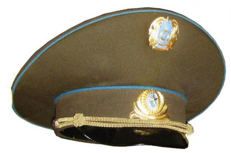 Форменная фуражка офицера ВВС Республики Казахстан
