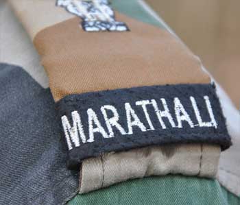 Погоны полка легкой пехоты Маратха на полевую униформу.