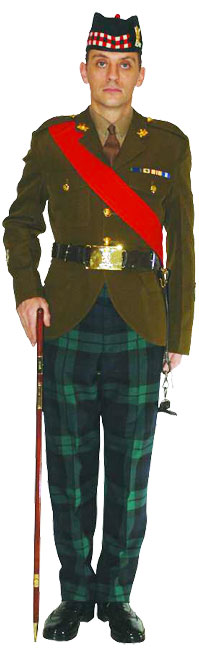 Униформа № 2С WO (уоррент-офицера) и SNCO (старшего унтер-офицера) Королевского полка Шотландии (Royal Regiment of Scotland). 