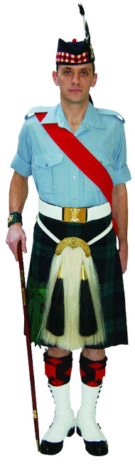 Униформа № 14А WO (уоррент-офицера), SNCO (старшего унтер-офицера) и JNCO (капрала) Королевского полка Шотландии (Royal Regiment of Scotland). 