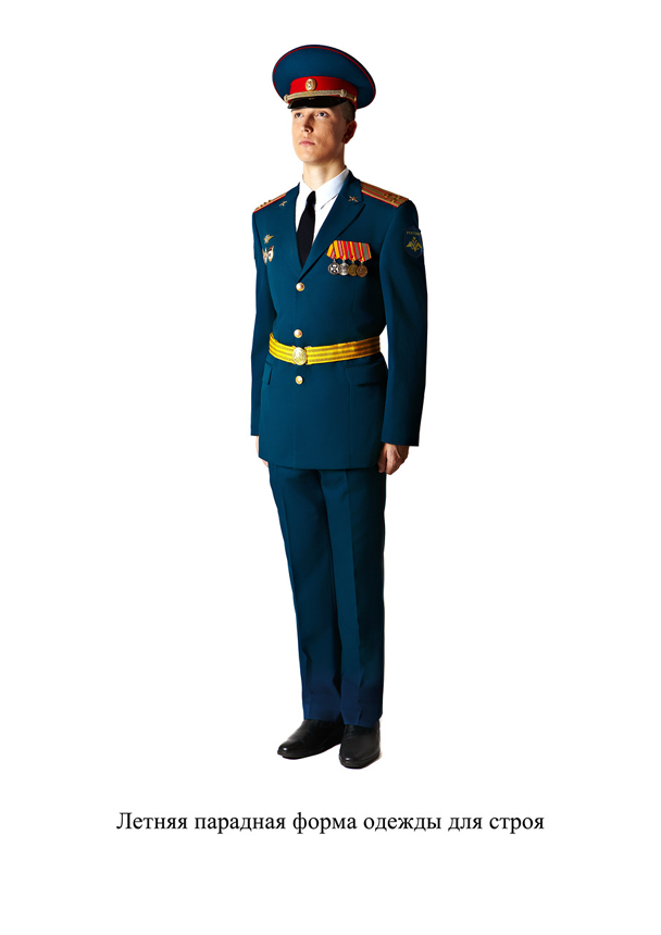 Летняя парадная форма одежды для строя: офицеры
