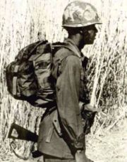 Пехотинец армии США в системе ALICE, 1973 год, фото с сайта www.wikipedia.org
