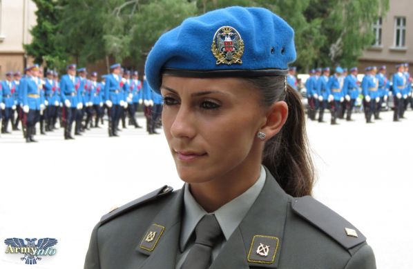 Сербские военные девушки армия, девушки, форма