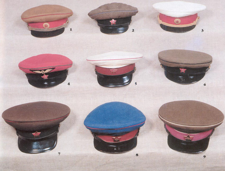 Фуражки высших офицеров Красной Армии