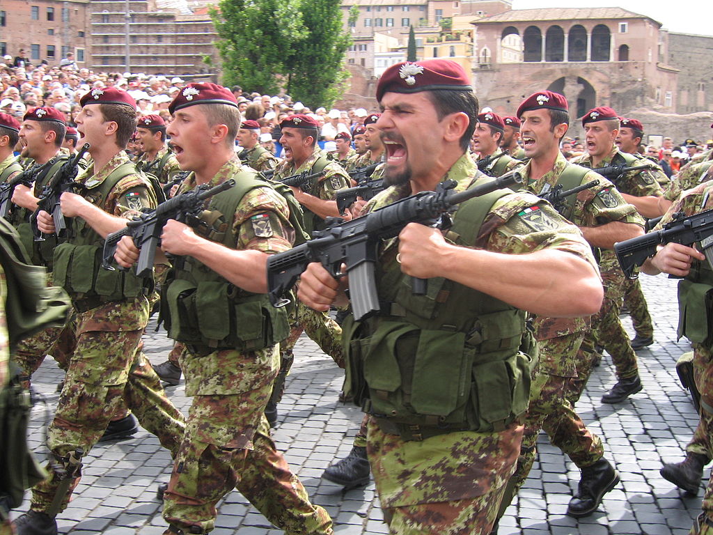 Итальянские десантники полка карабинеров