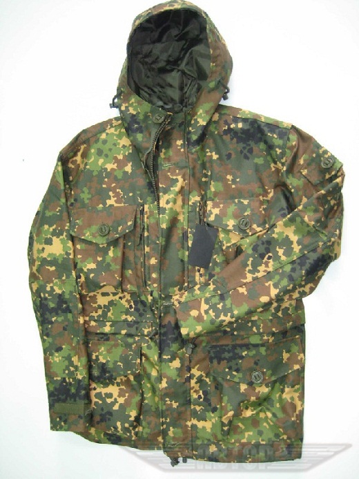 На снимке пример куртки расцветки Излом