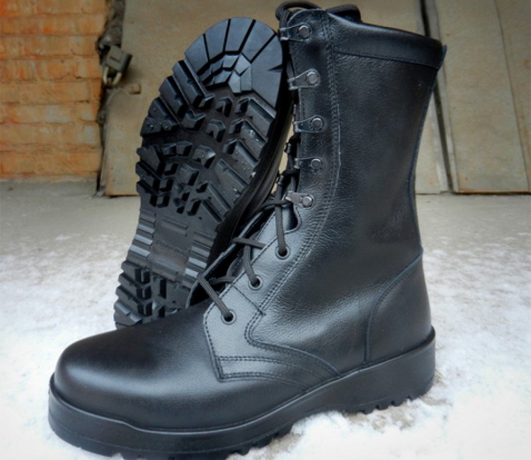 Зимняя обувь для солдат