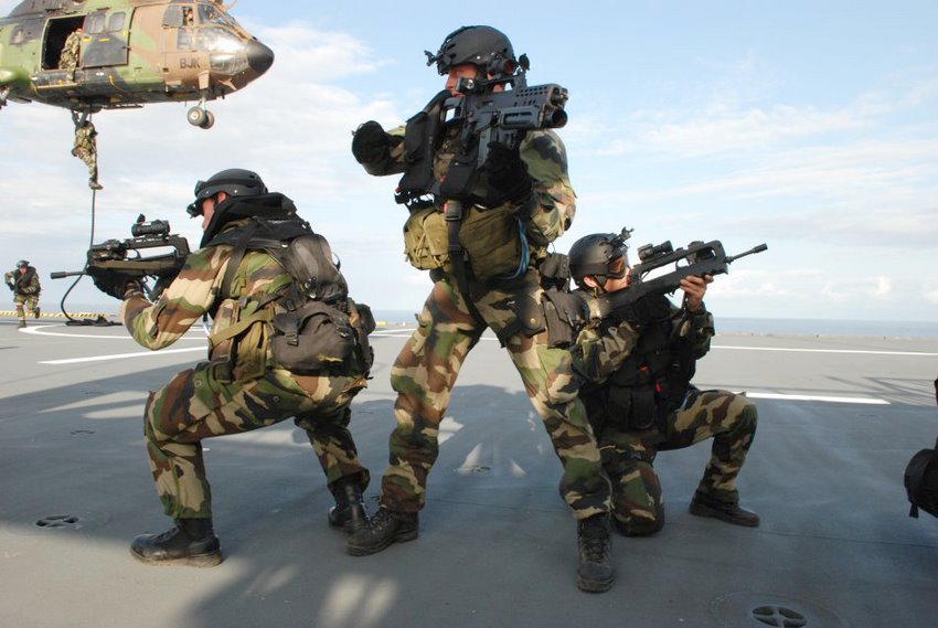Тренировка французских Marine Commandos.