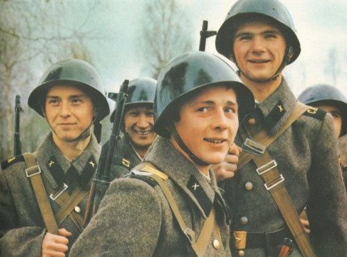 Солдаты армии СССР